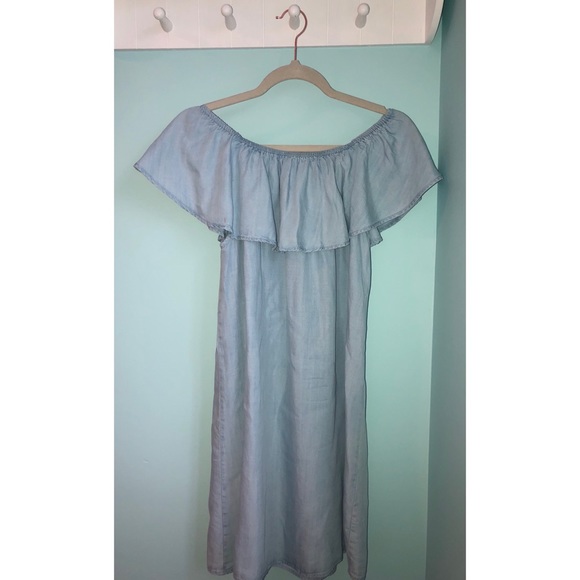 Off the shoulder denim dress 🦋🦋 - Picture 2 of 3